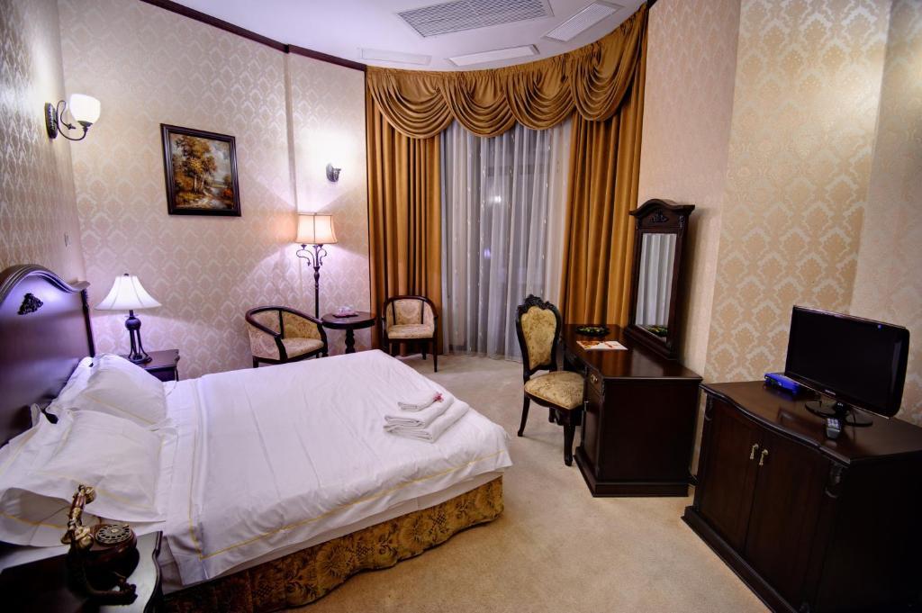 Zimmer mit Kingsize-Bett